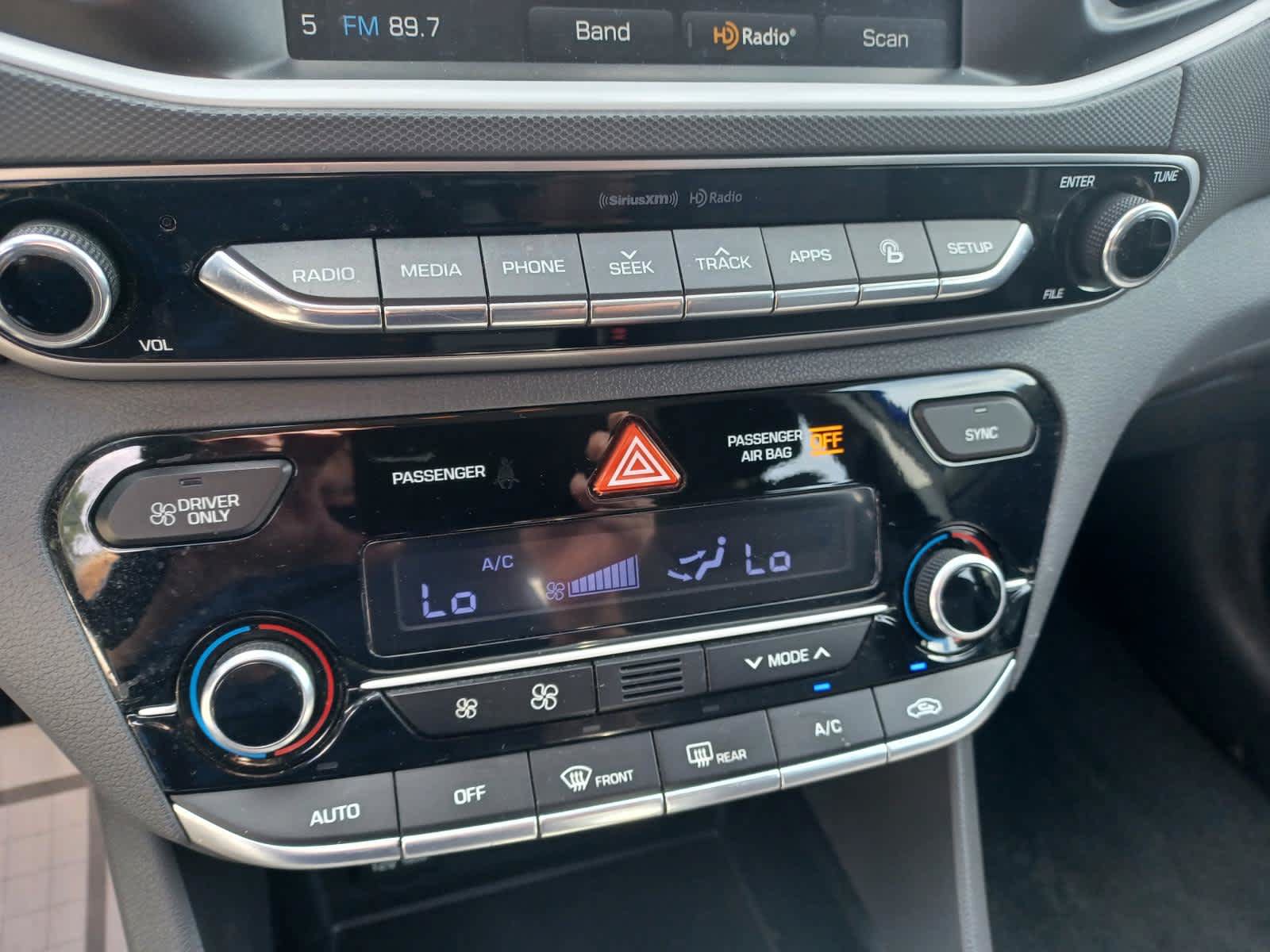 Used 2019 Hyundai Ioniq Plug-In Hybrid FWD image 13