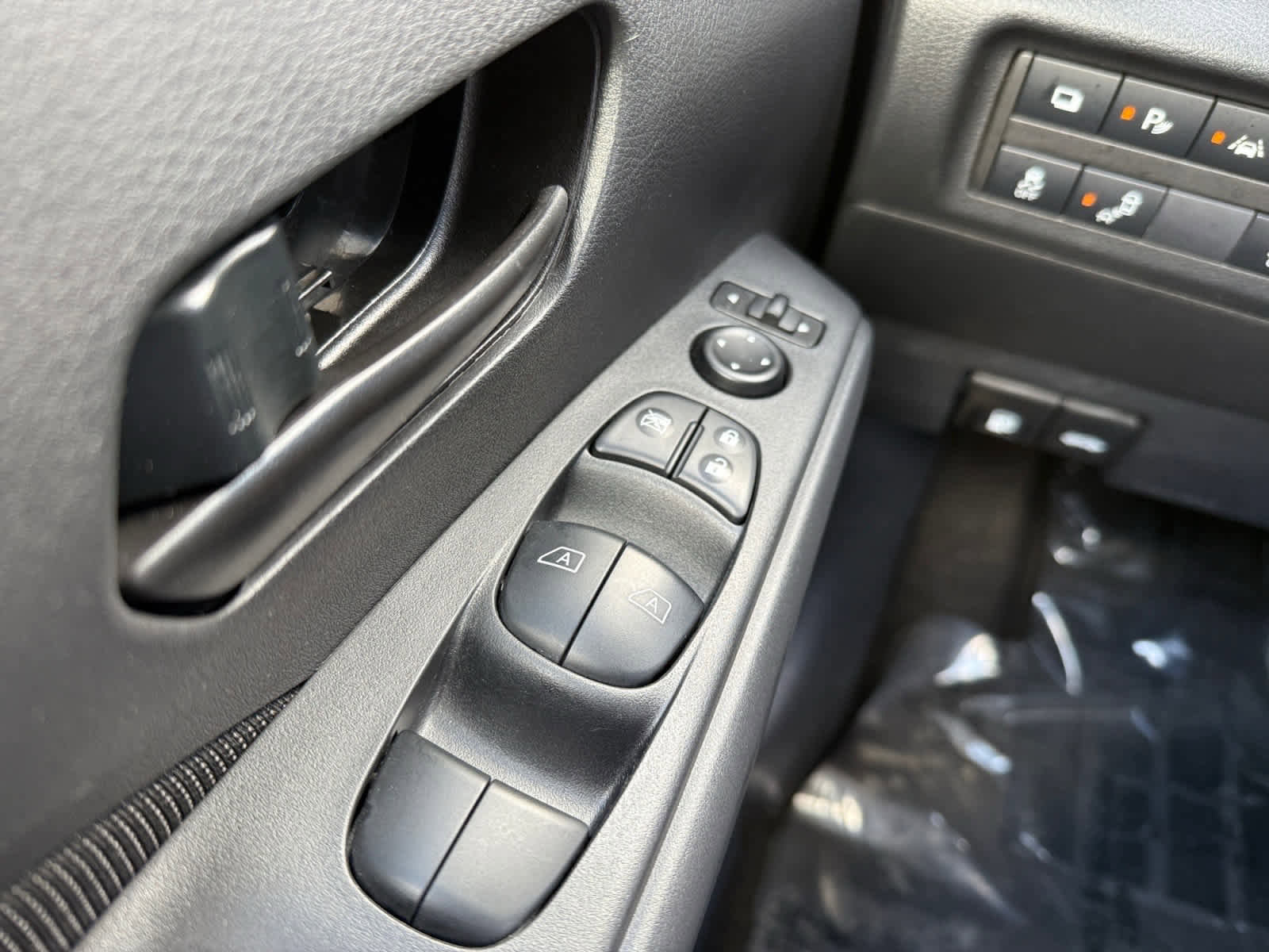 Used 2021 Nissan Kicks S image 26