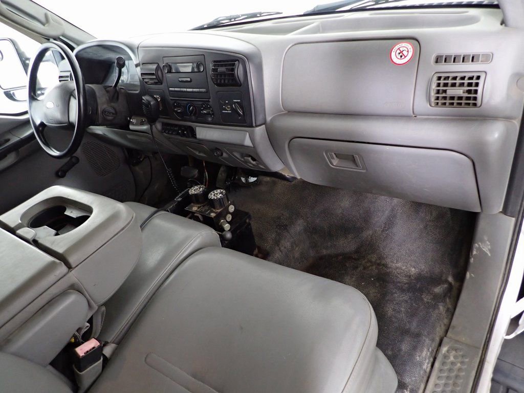 Used 2007 Ford F550 2WD Regular Cab Super Duty image 20
