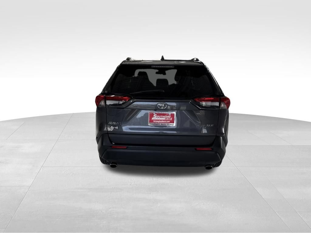Used 2024 Toyota RAV4 XLE FWD image 4