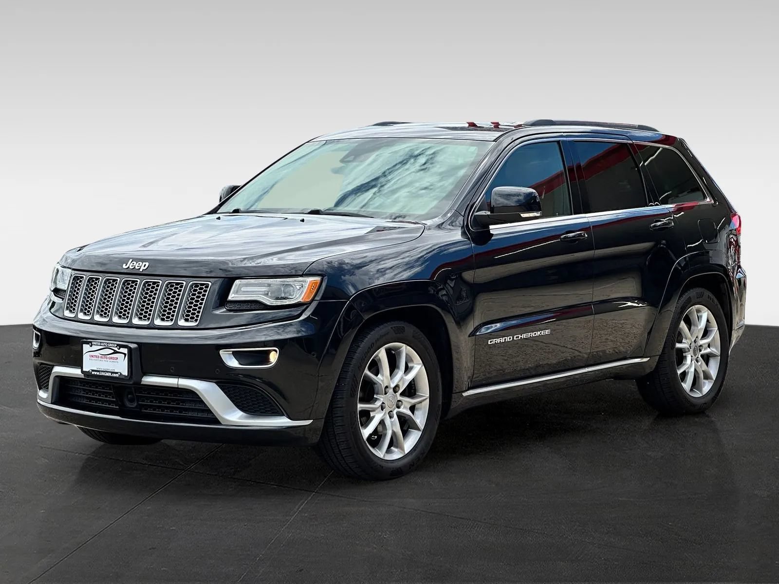 Used 2016 Jeep Grand Cherokee Summit w/ Platinum Series Group AWD/4WD image 3
