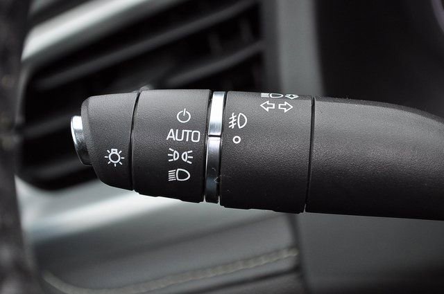 Used 2018 GMC Acadia SLE w/ Driver Alert Package I image 30