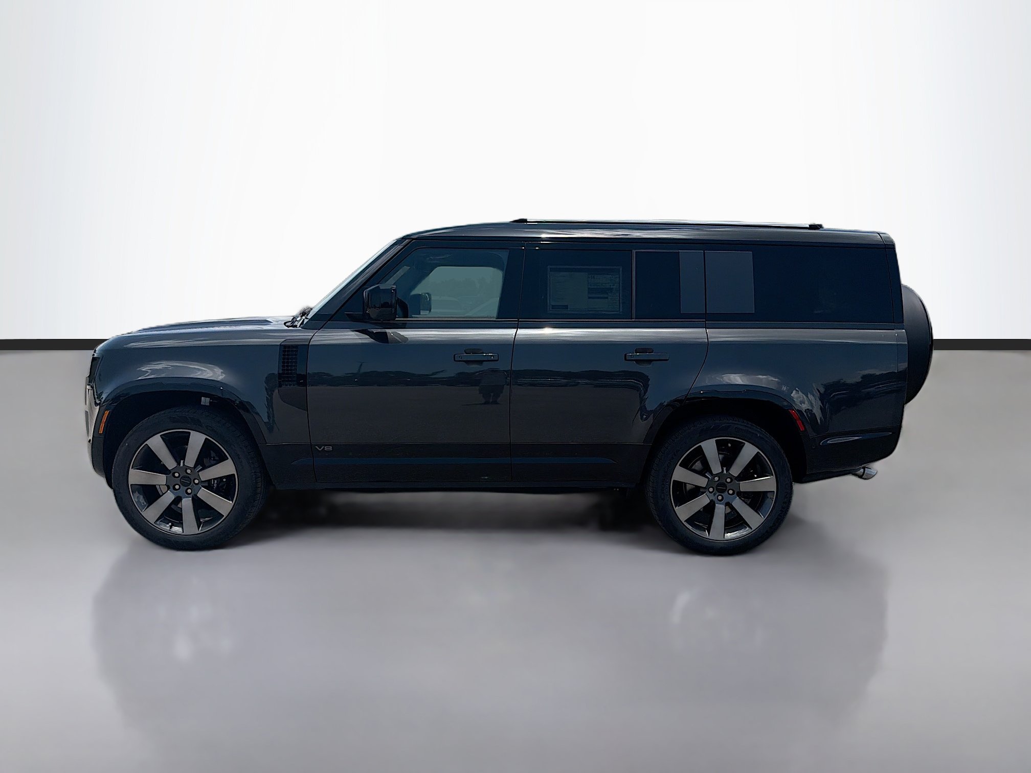 New 2026 Land Rover Defender 130 V8 AWD/4WD image 2