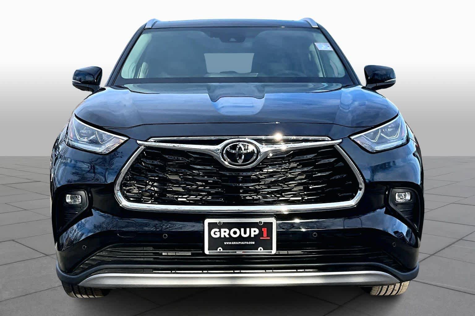 Used 2025 Toyota Highlander Platinum AWD/4WD image 4