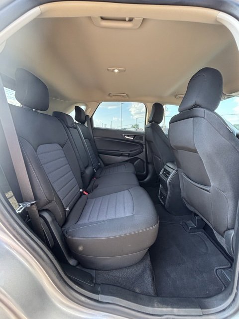 Used 2021 Ford Edge SE image 15