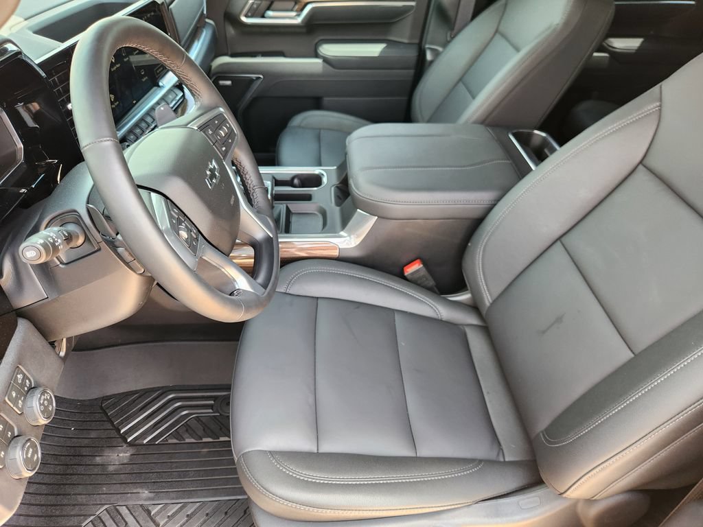 Used 2026 Chevrolet Silverado 1500 RST AWD/4WD image 12