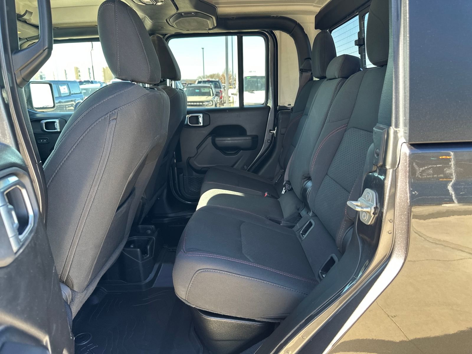 Used 2023 Jeep Gladiator Rubicon w/ Cold Weather Group image 25