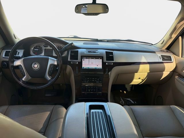 Used 2012 Cadillac Escalade Luxury image 15