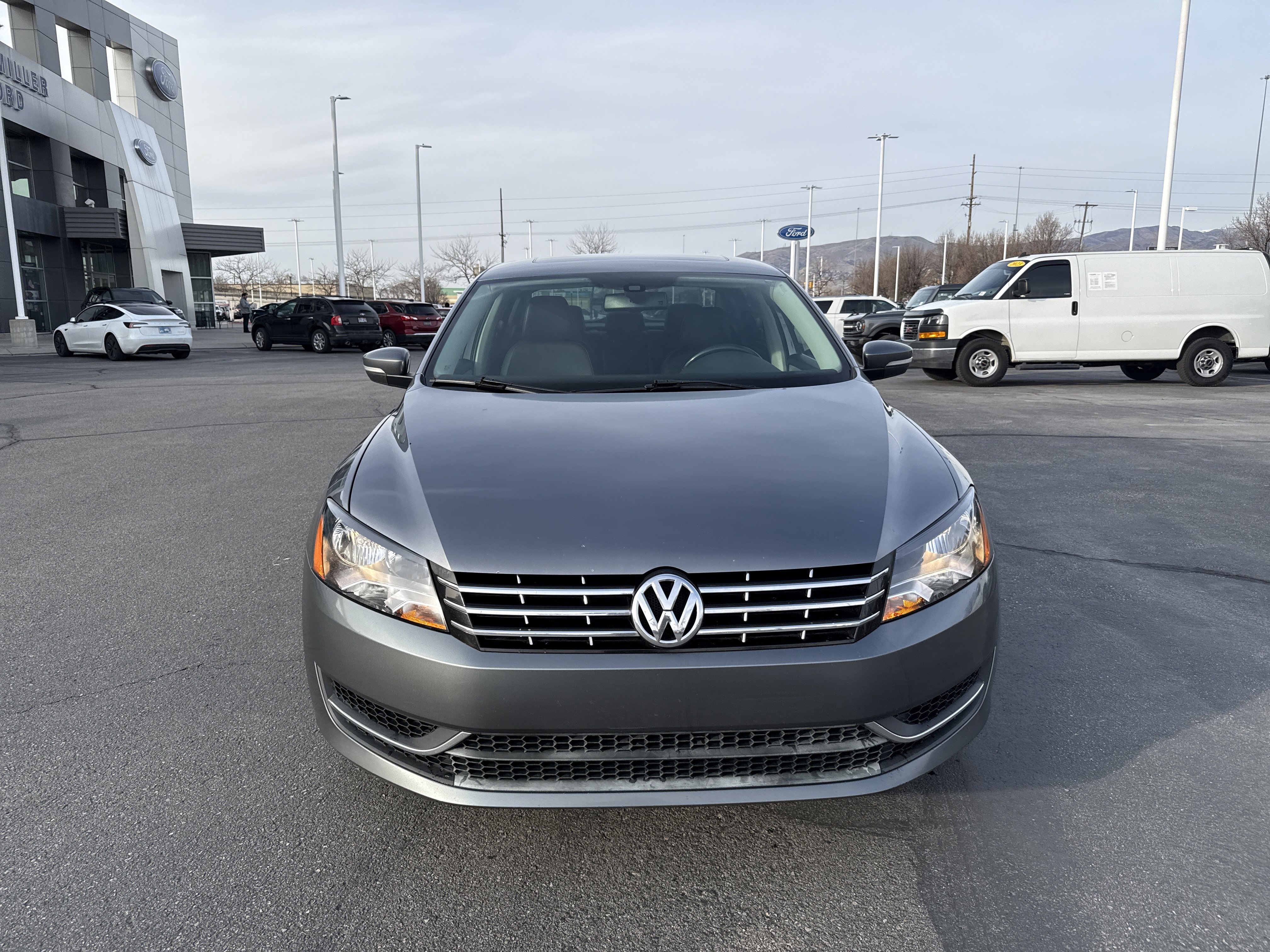 Used 2013 Volkswagen Passat TDI SE image 8