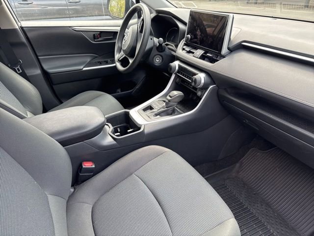 Used 2023 Toyota RAV4 LE AWD/4WD image 11