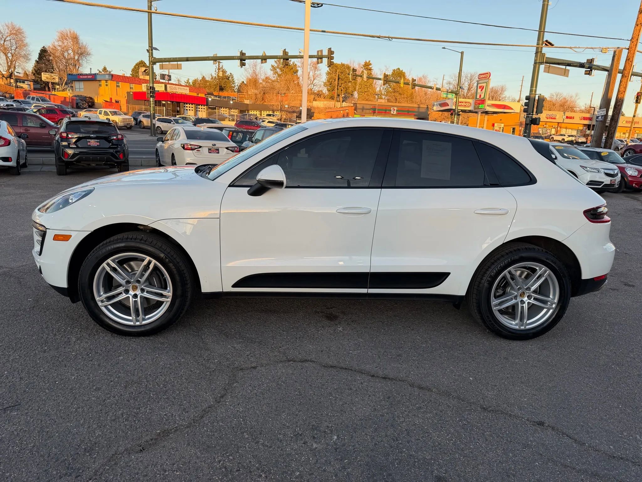 Used 2018 Porsche Macan Sport Edition image 5