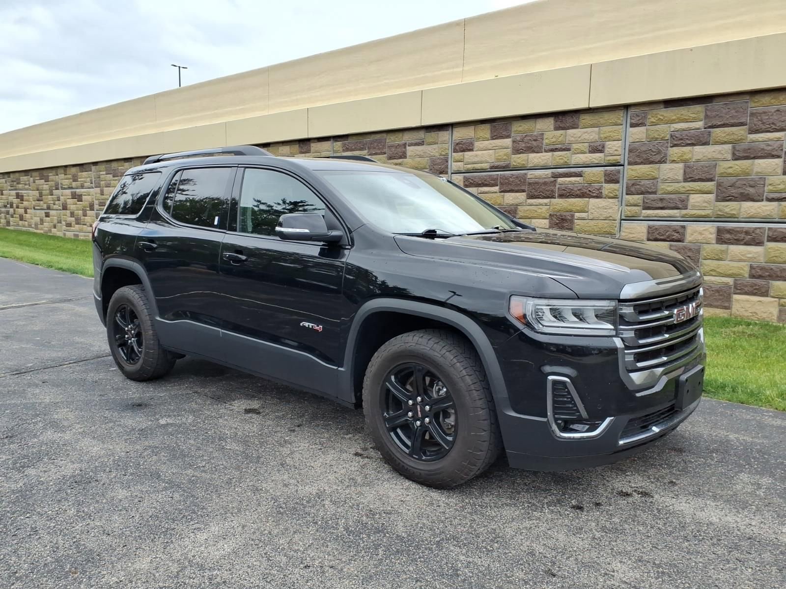 Used 2023 GMC Acadia AT4 AWD/4WD image 1