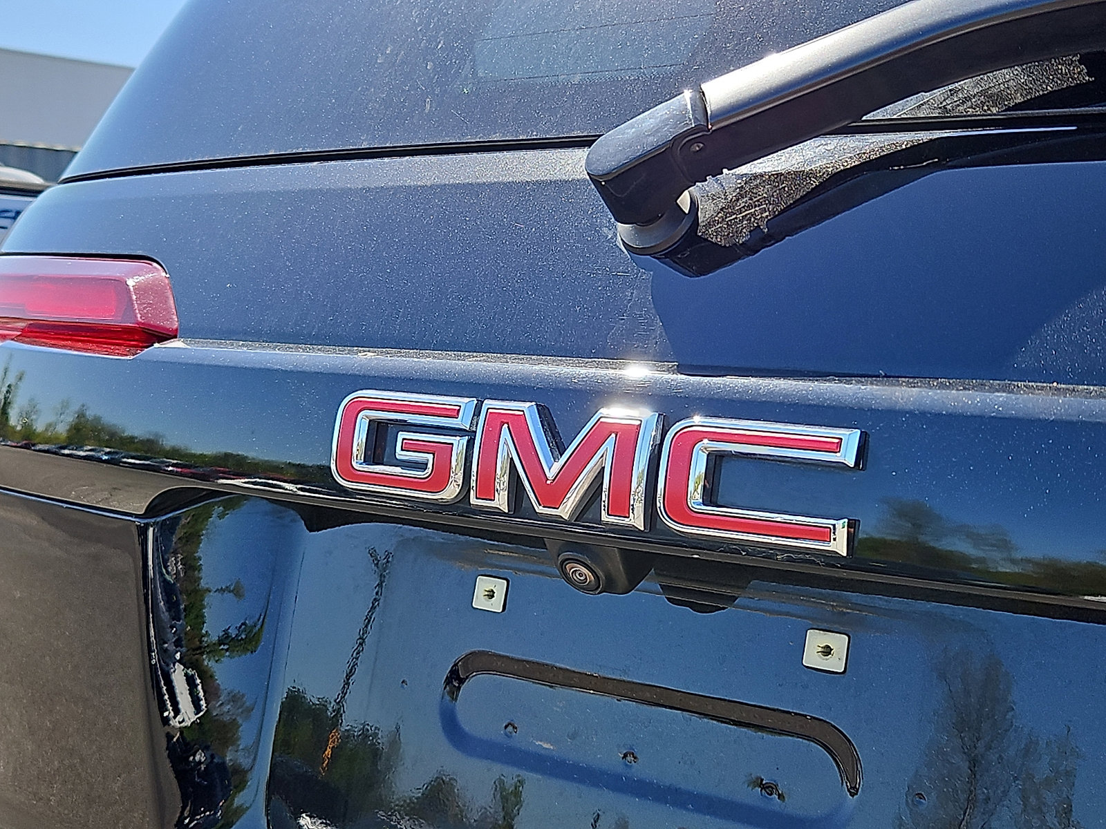 Certified 2023 GMC Acadia SLE w/ Driver Convenience Package AWD/4WD image 9