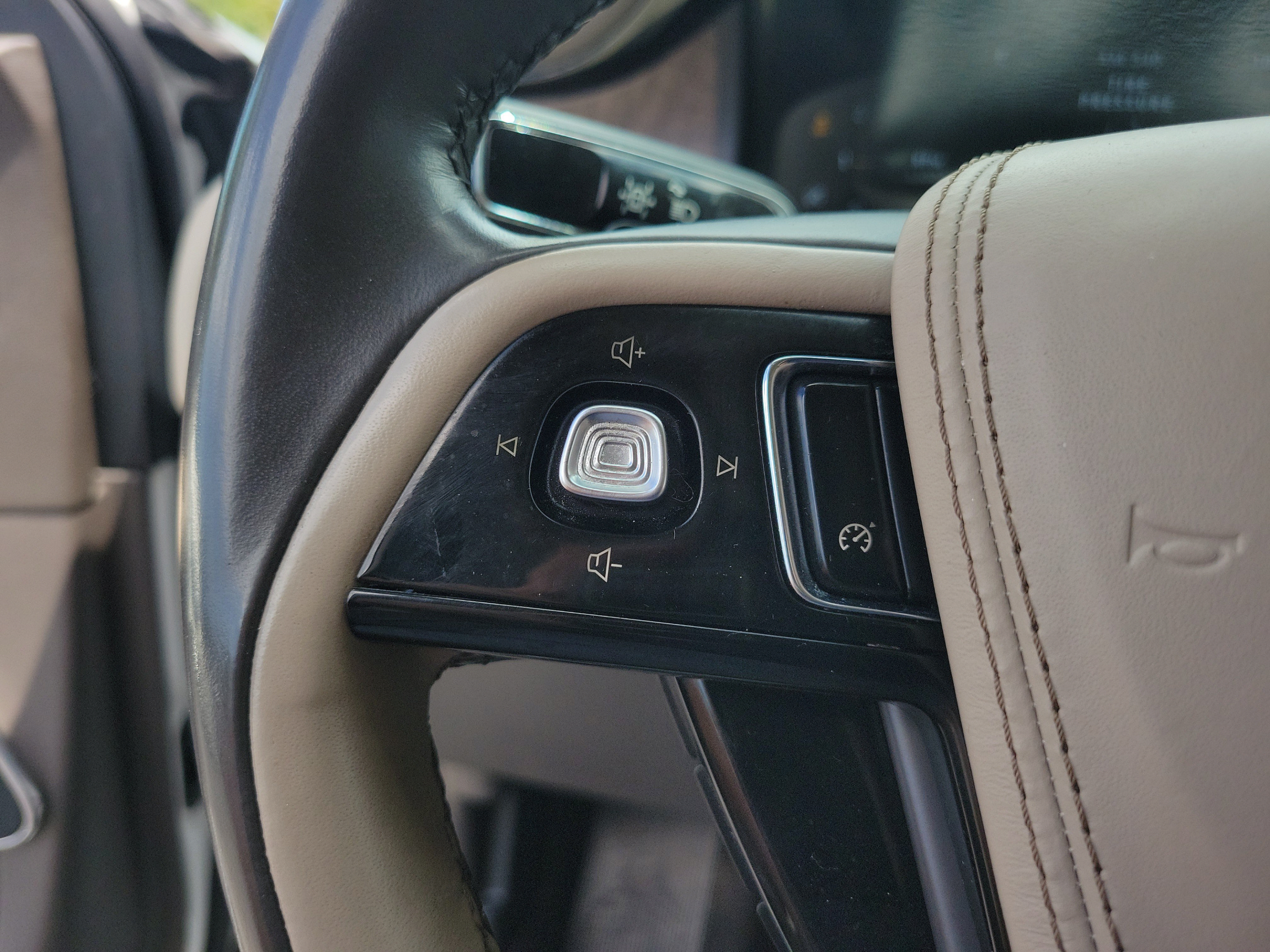 Used 2020 Lincoln Aviator Reserve RWD image 25