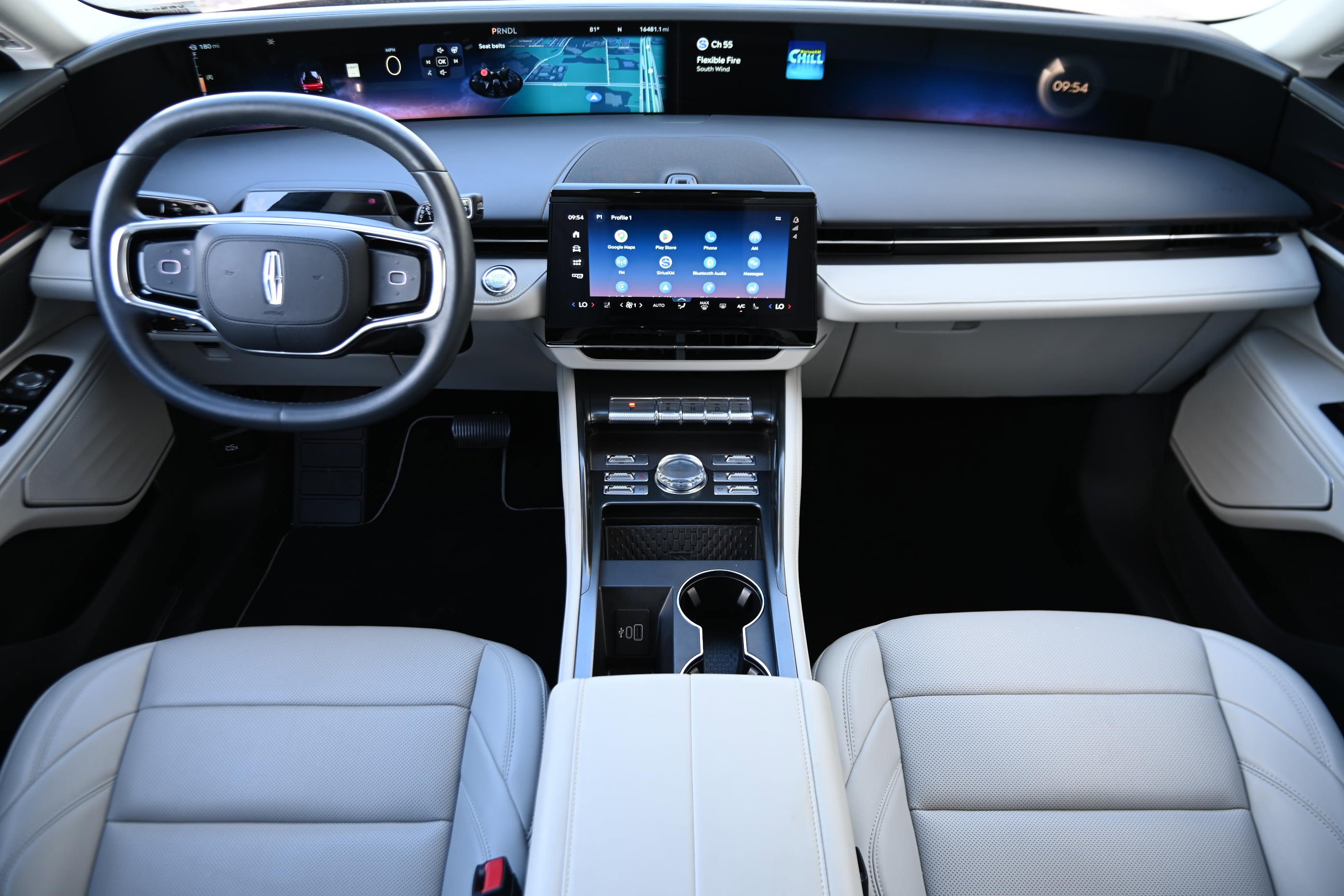 Used 2026 Lincoln Nautilus Premier AWD/4WD image 15
