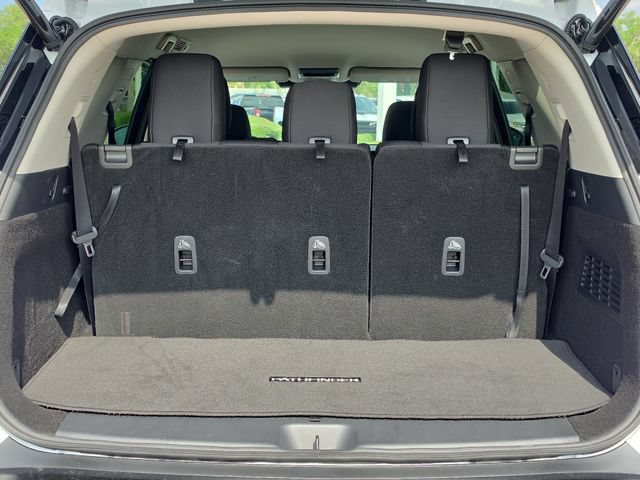 Used 2026 Nissan Pathfinder SV FWD image 6