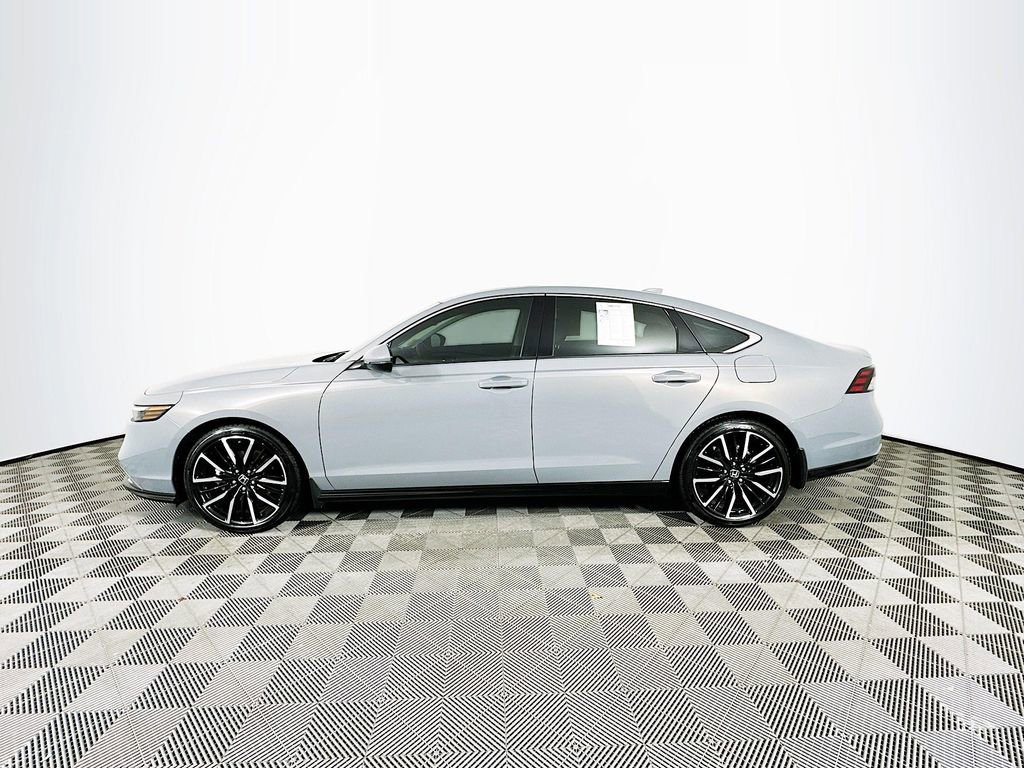 Used 2024 Honda Accord Touring image 5