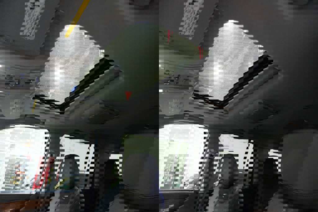 Used 2017 Cadillac Escalade ESV Premium Luxury image 37