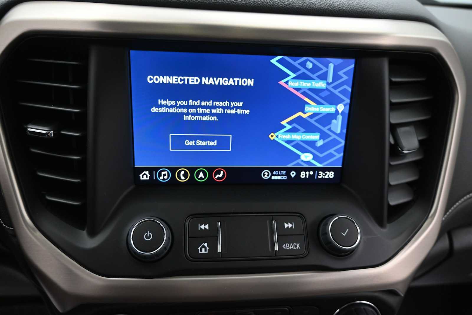 Used 2022 GMC Acadia Denali w/ Denali Ultimate Package AWD/4WD image 17