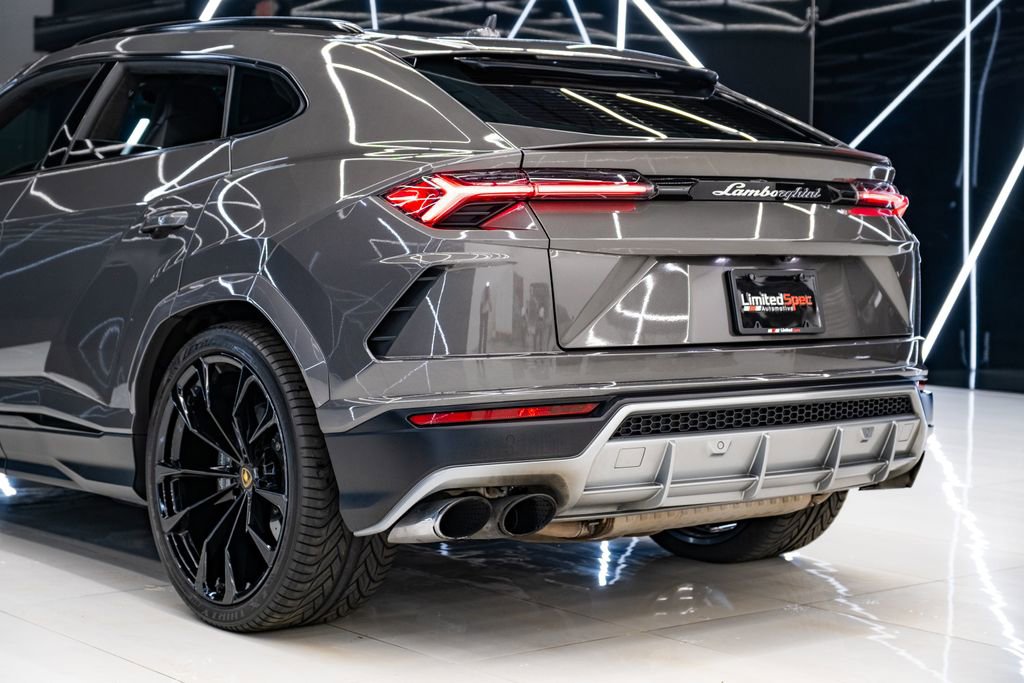 Used 2022 Lamborghini Urus AWD/4WD image 11