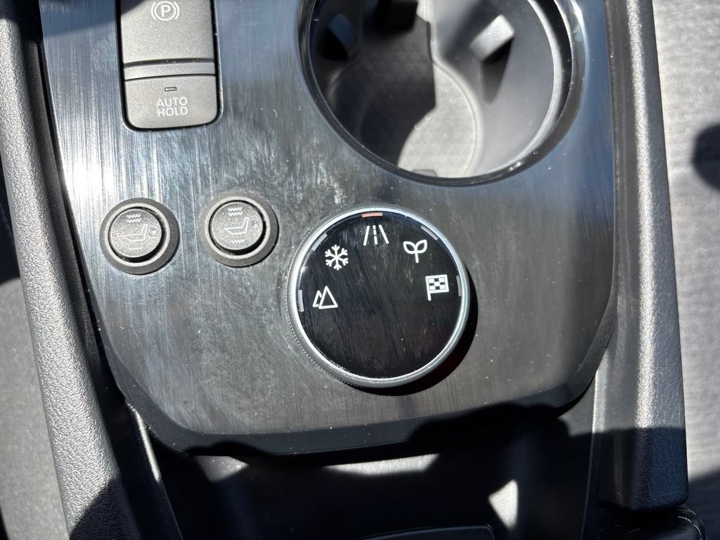 Used 2023 Nissan Rogue SV AWD/4WD image 27