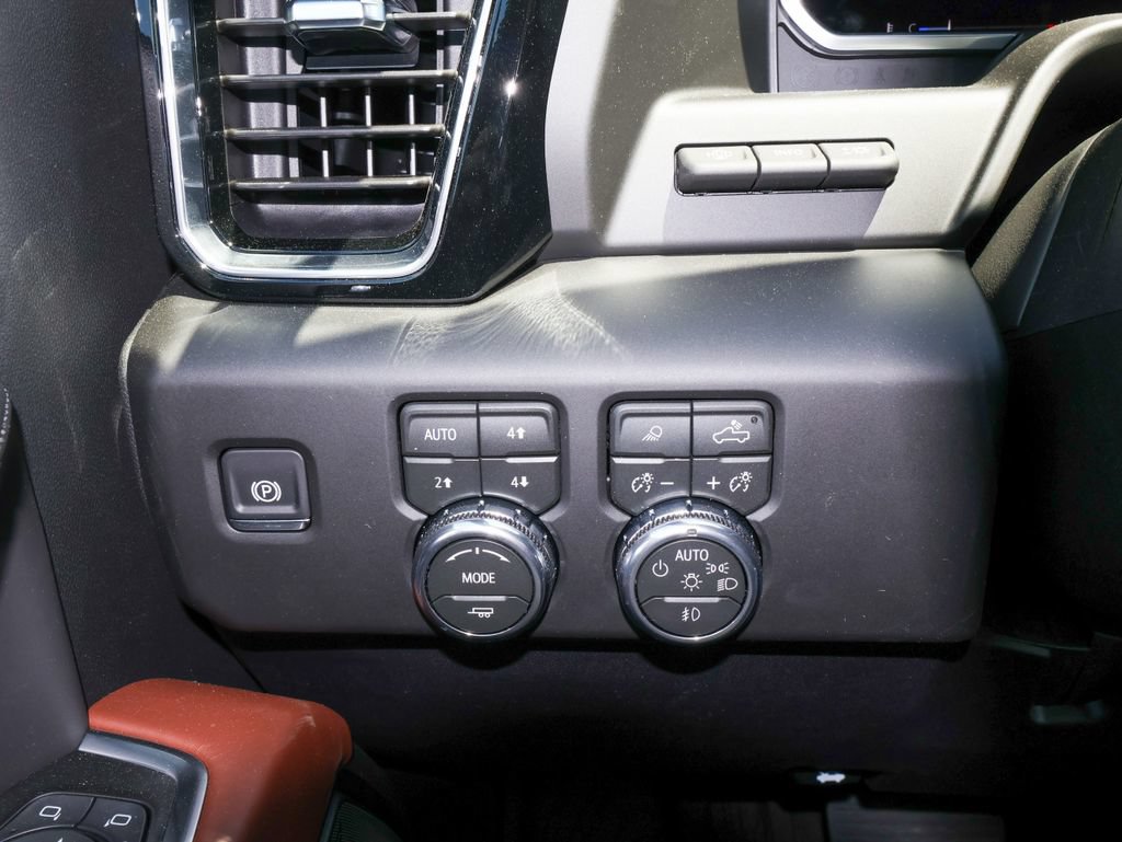 New 2026 GMC Sierra 3500 Denali Ultimate AWD/4WD image 28