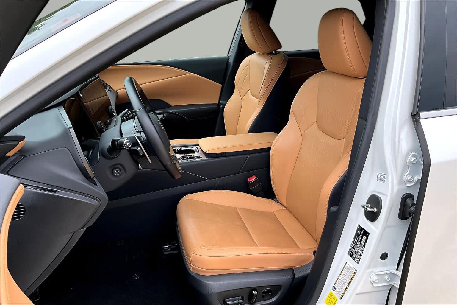 Certified 2025 Lexus RX 350 Premium Plus w/ Accessory Package (Z1) FWD image 8