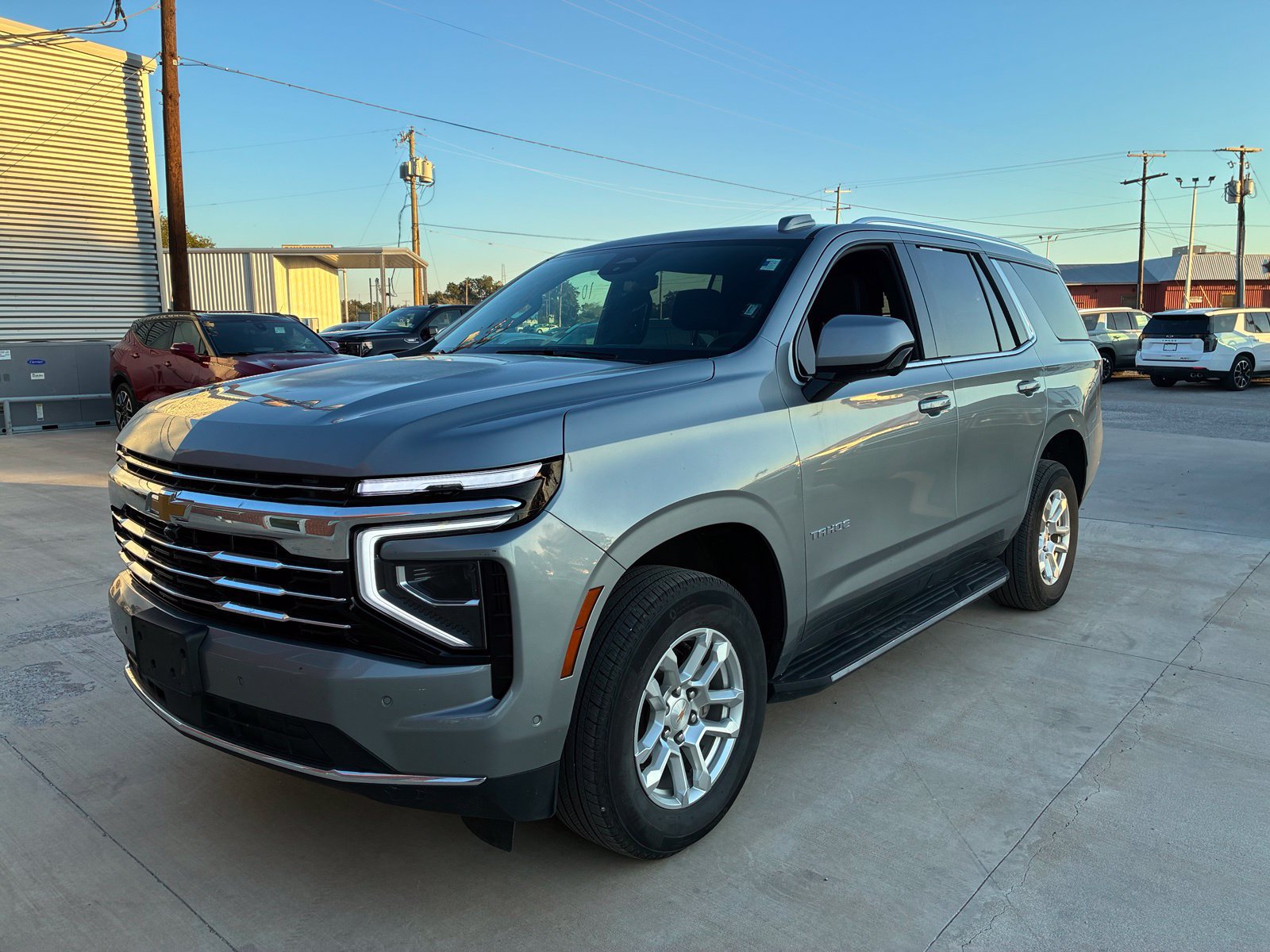 Used 2025 Chevrolet Tahoe LT RWD image 1