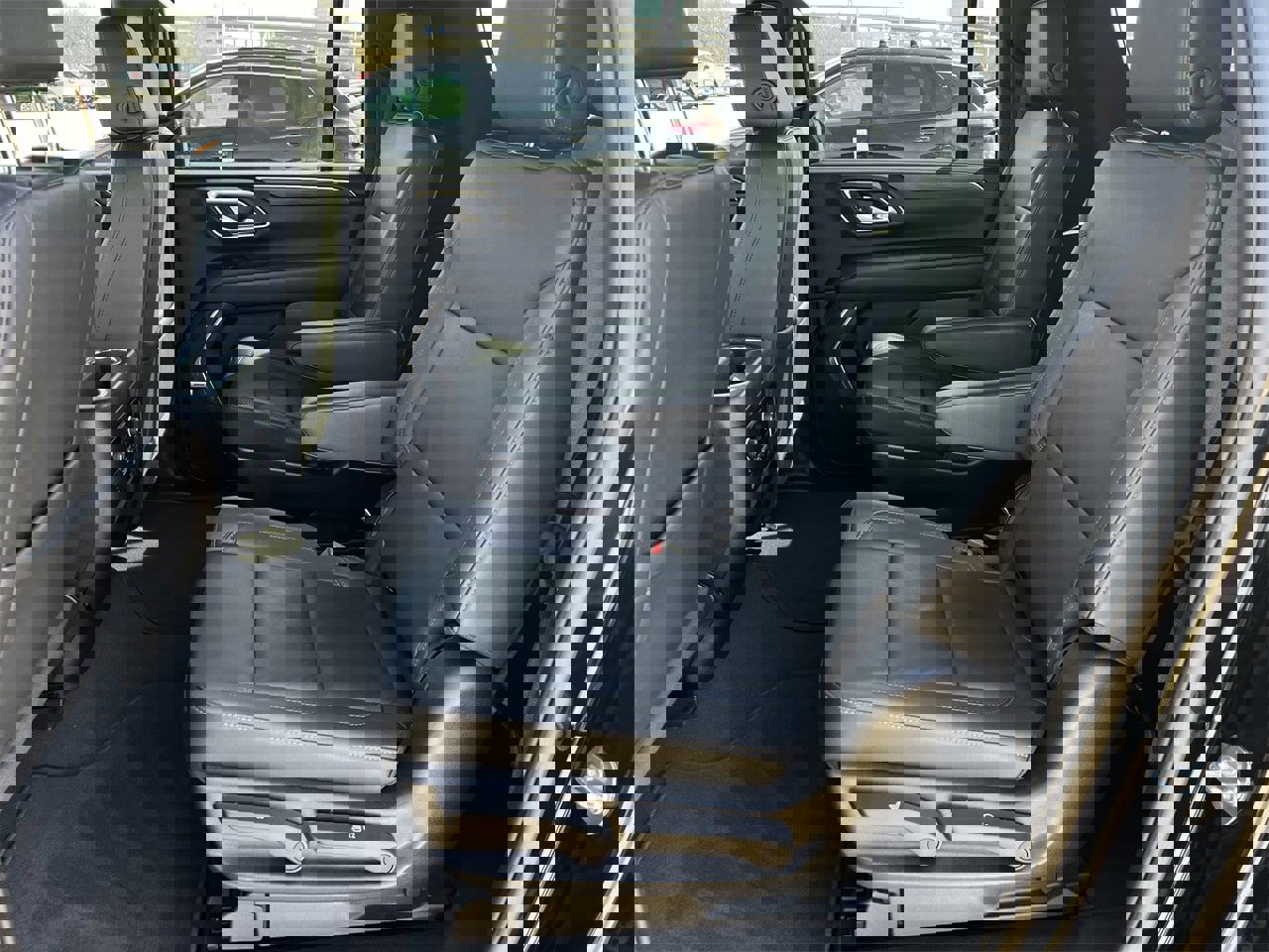 Used 2024 Chevrolet Suburban Z71 w/ Luxury Package image 24