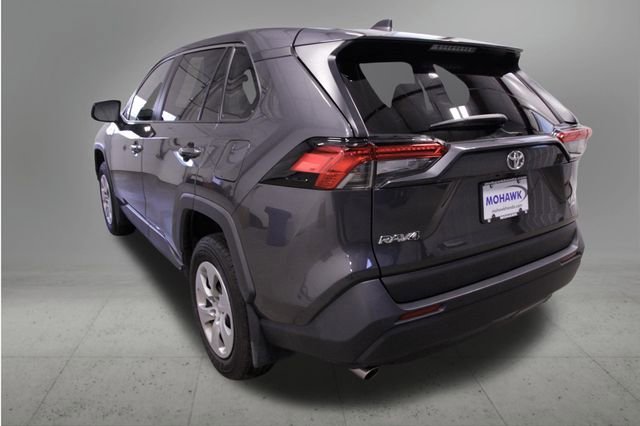 Used 2023 Toyota RAV4 LE AWD/4WD image 3