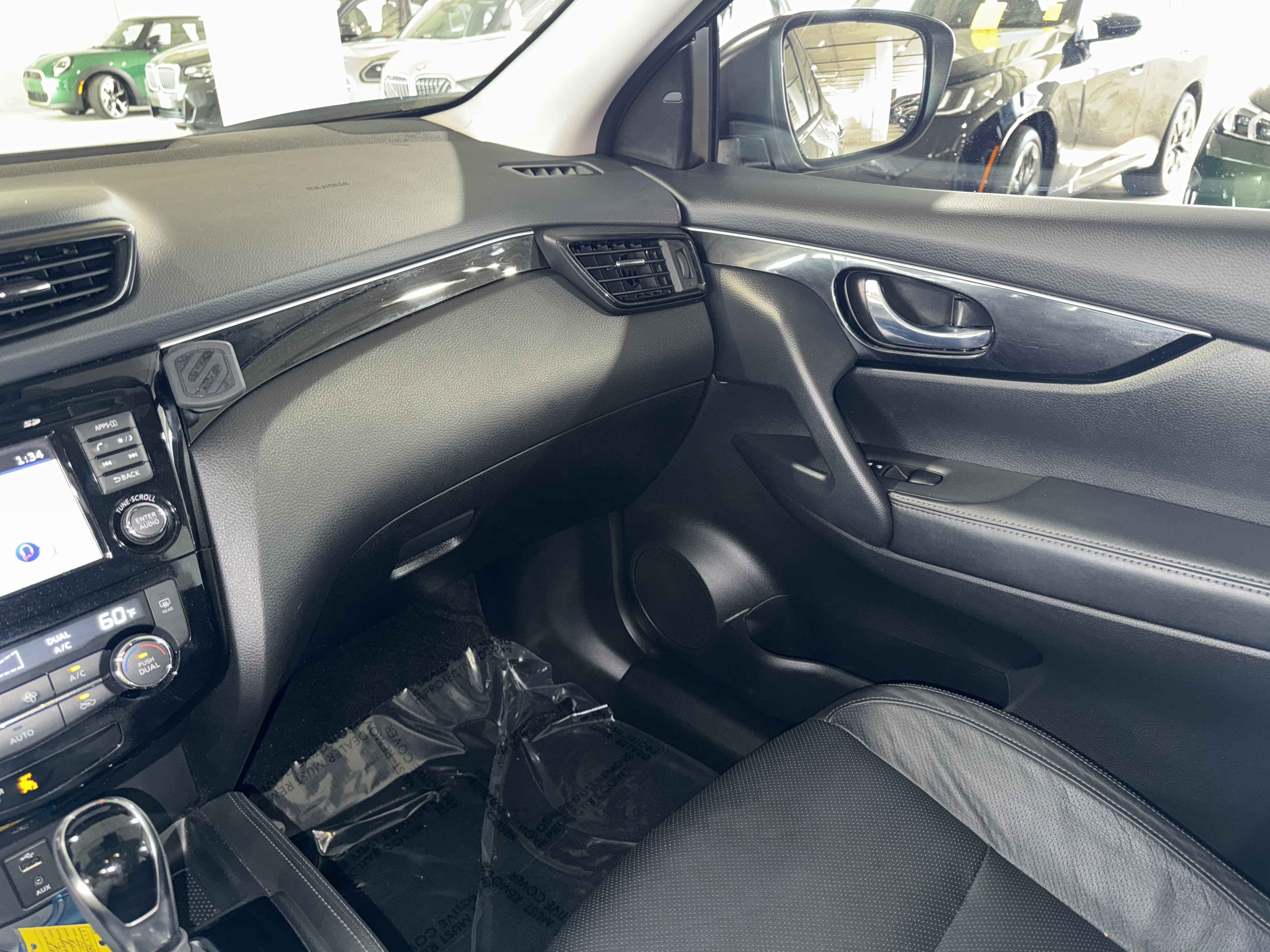 Used 2017 Nissan Rogue Sport SL w/ SL Premium Package image 30