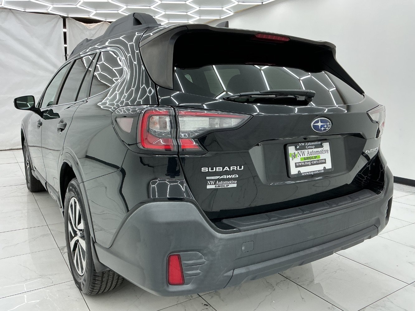 Used 2020 Subaru Outback Premium w/ Popular Package #1 AWD/4WD image 9