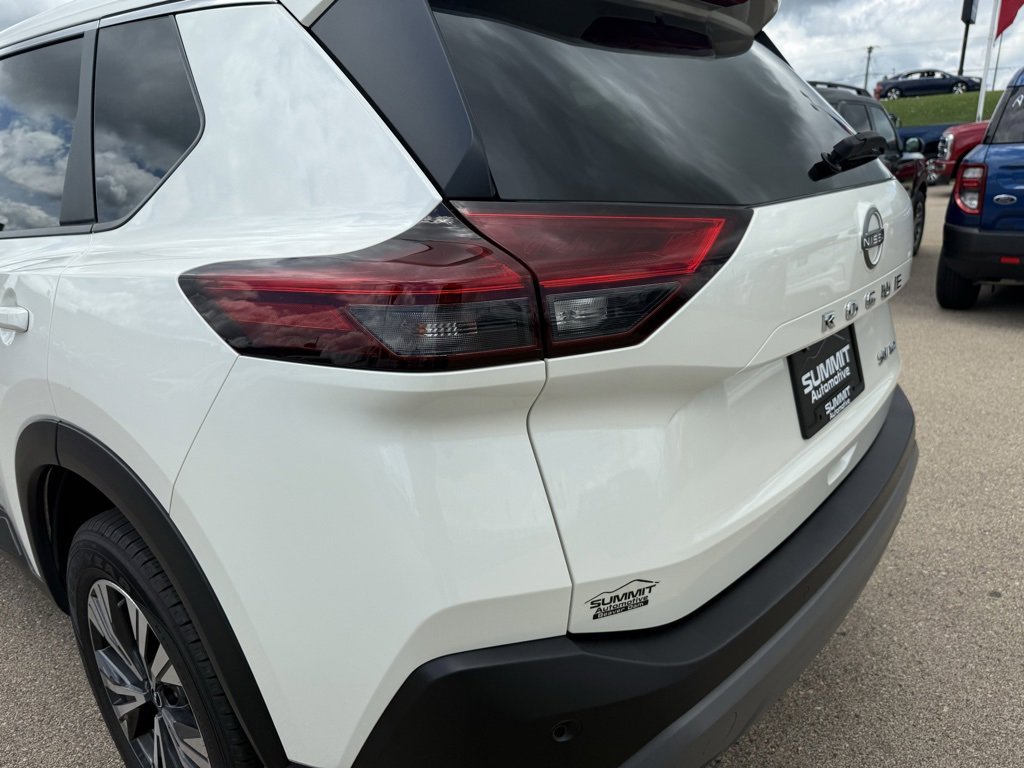 Used 2023 Nissan Rogue SV image 35