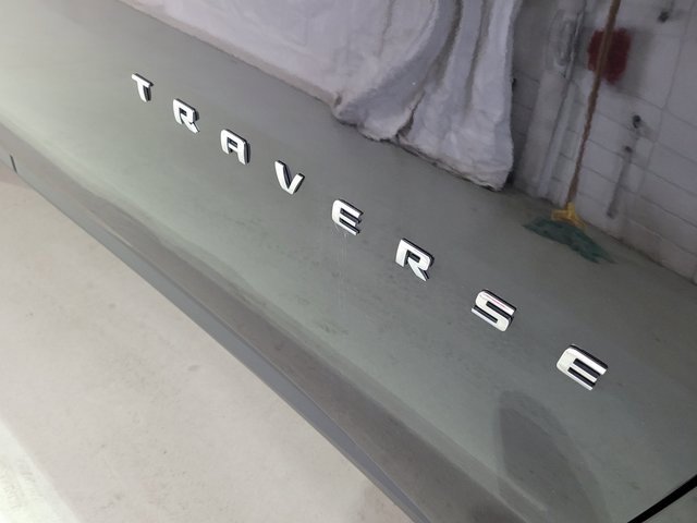 Used 2022 Chevrolet Traverse LT image 24