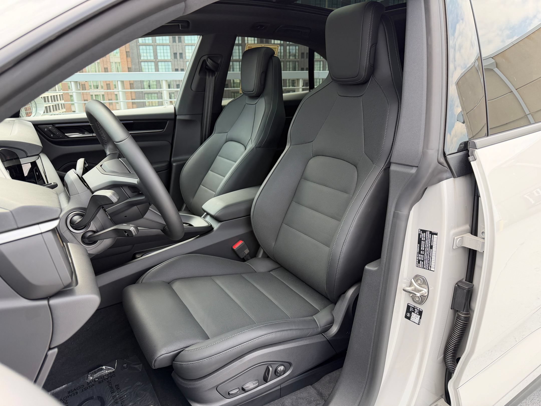 New 2026 Porsche Macan 4 Electric AWD/4WD image 5