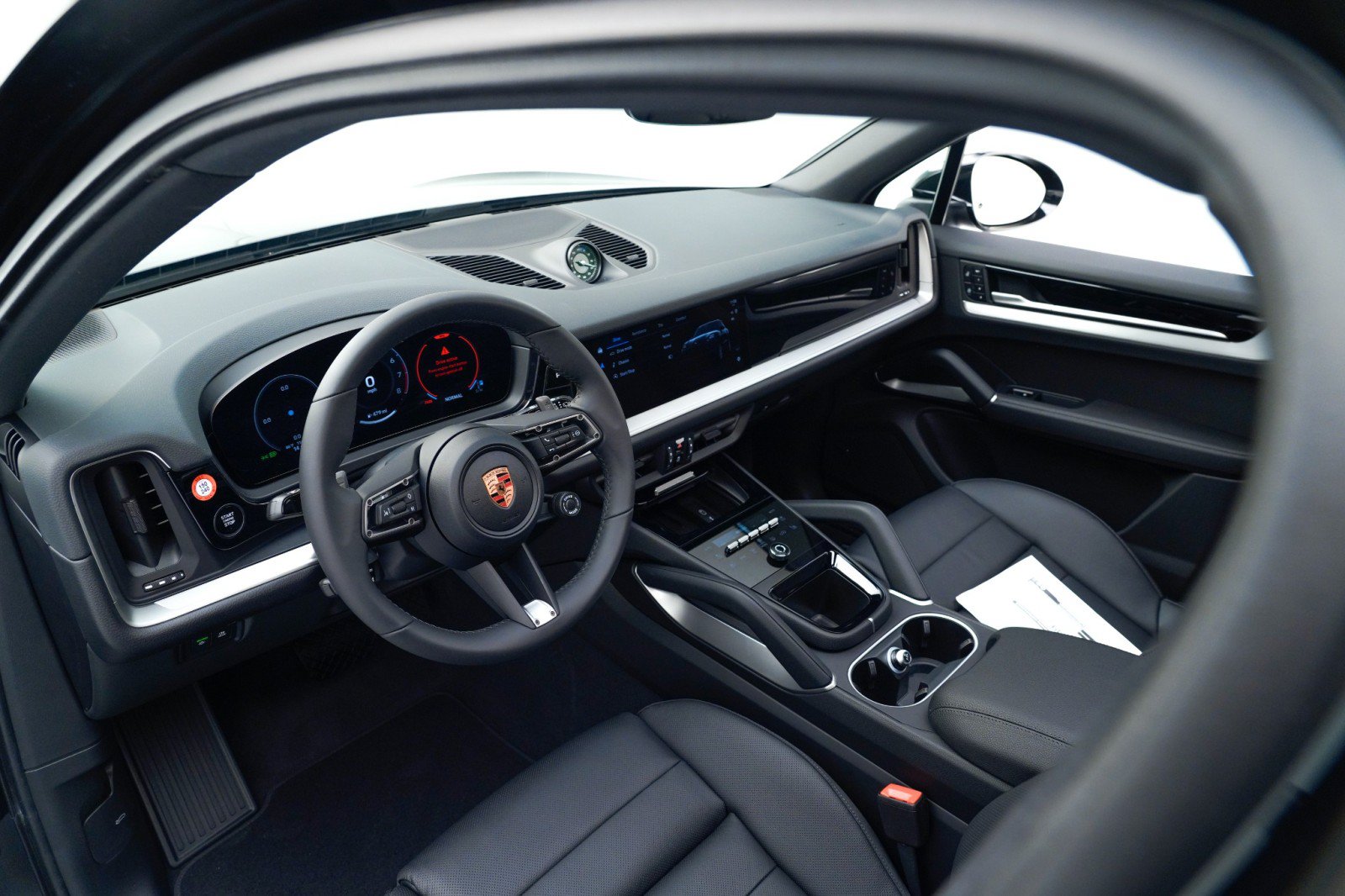 Certified 2026 Porsche Cayenne AWD/4WD image 4