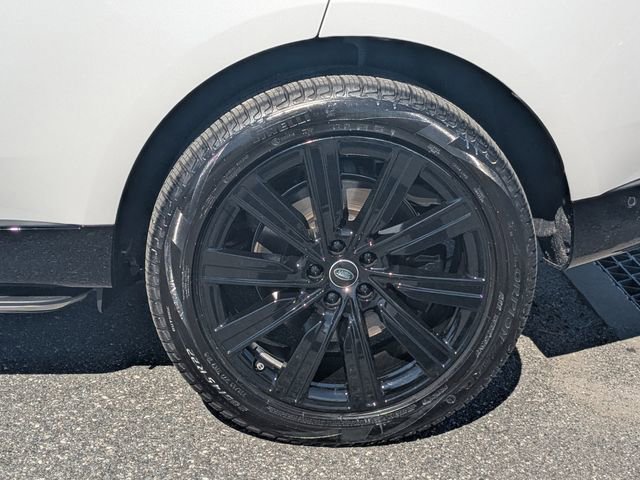 Used 2025 Land Rover Range Rover Autobiography image 10