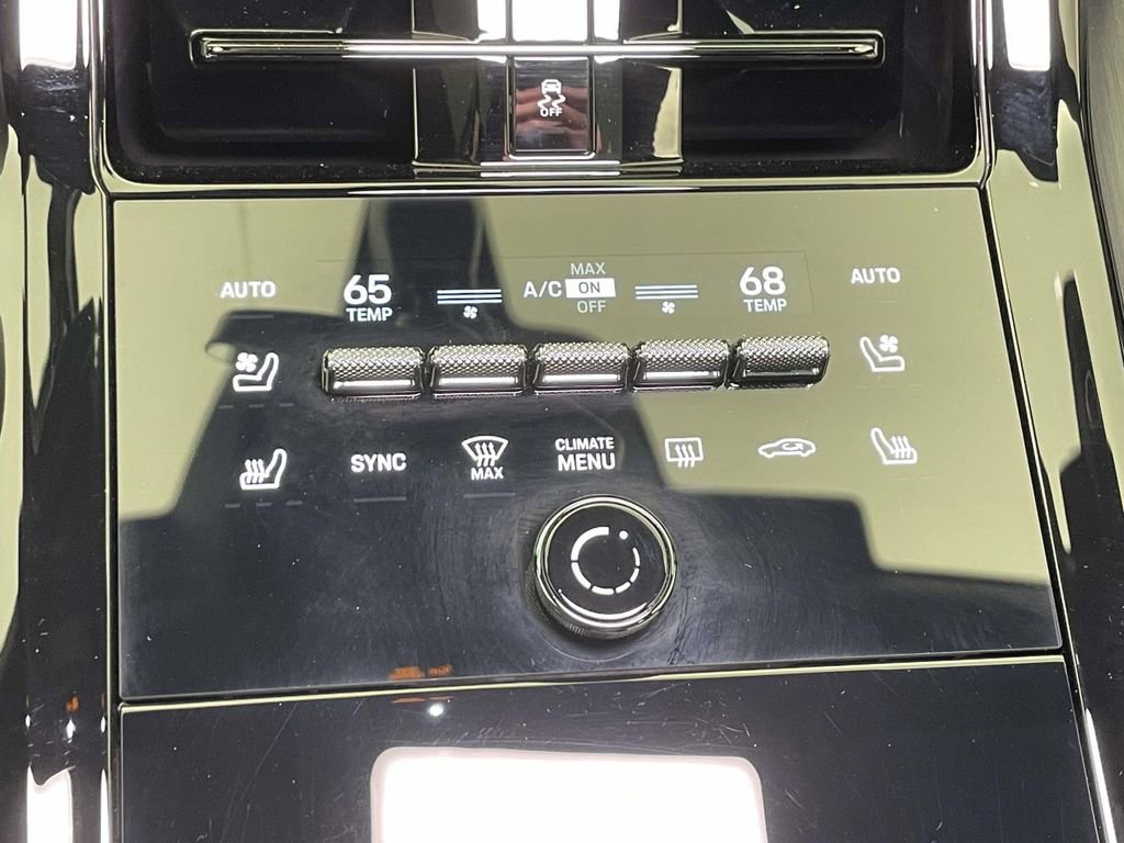 Certified 2025 Porsche Panamera GTS image 32