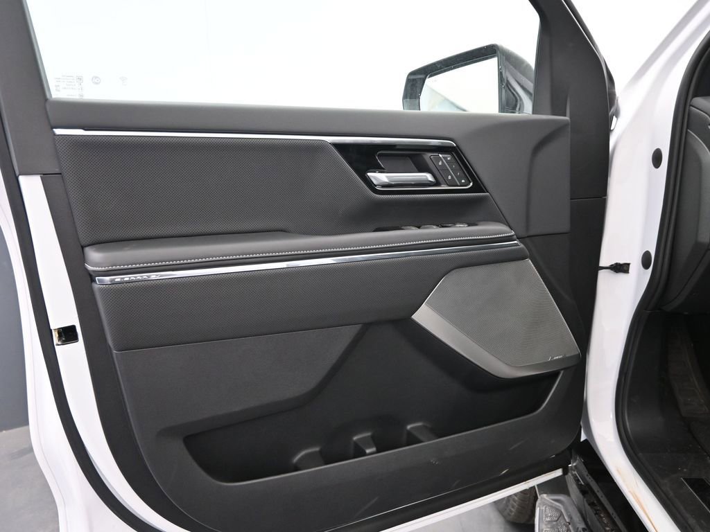 New 2025 GMC Sierra EV Denali image 18