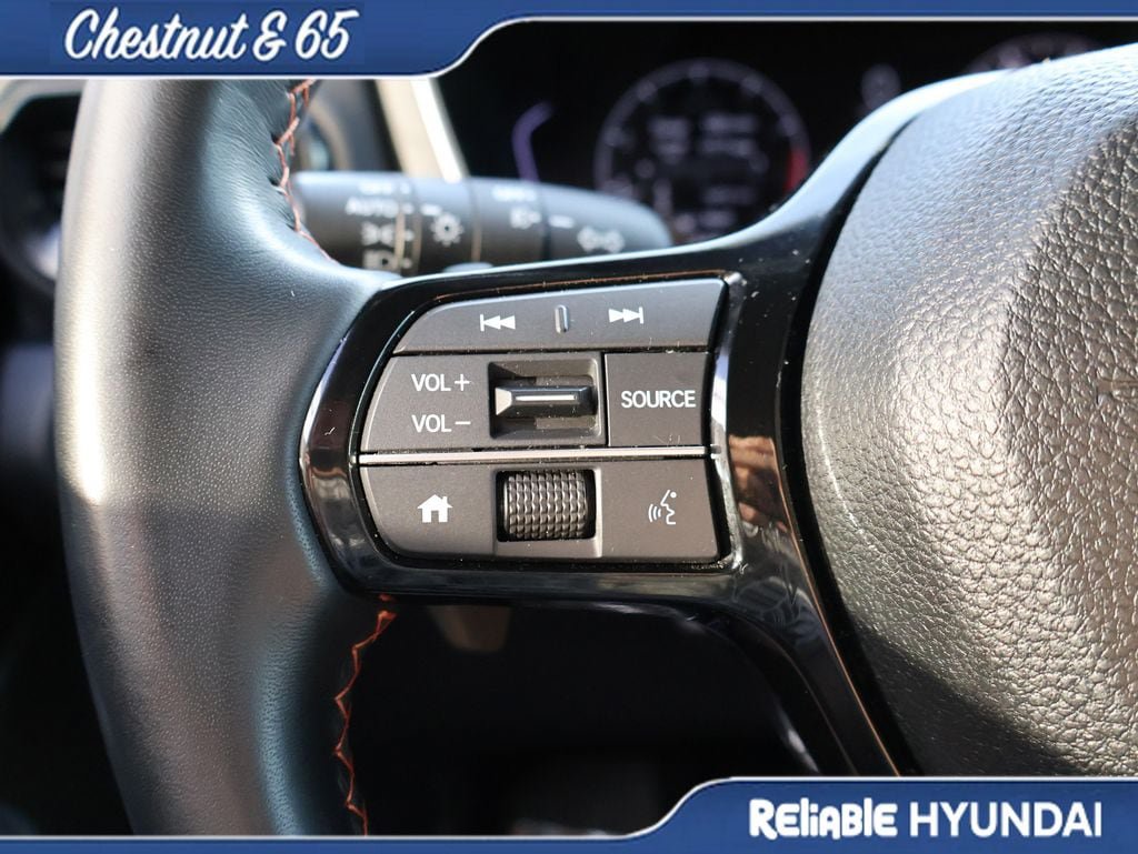 Used 2025 Honda Pilot Sport image 26