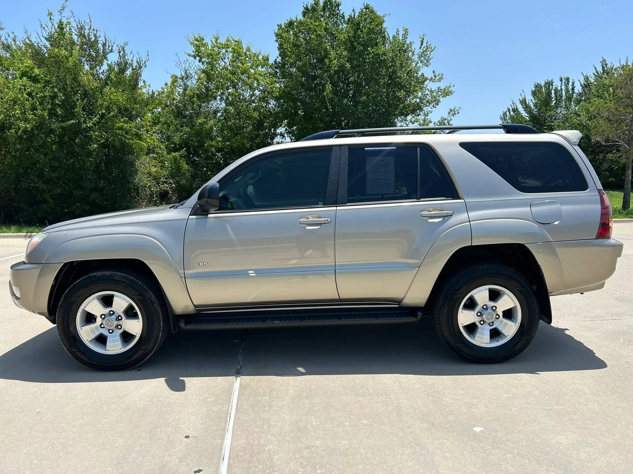 Used 2005 Toyota 4Runner SR5 RWD image 9