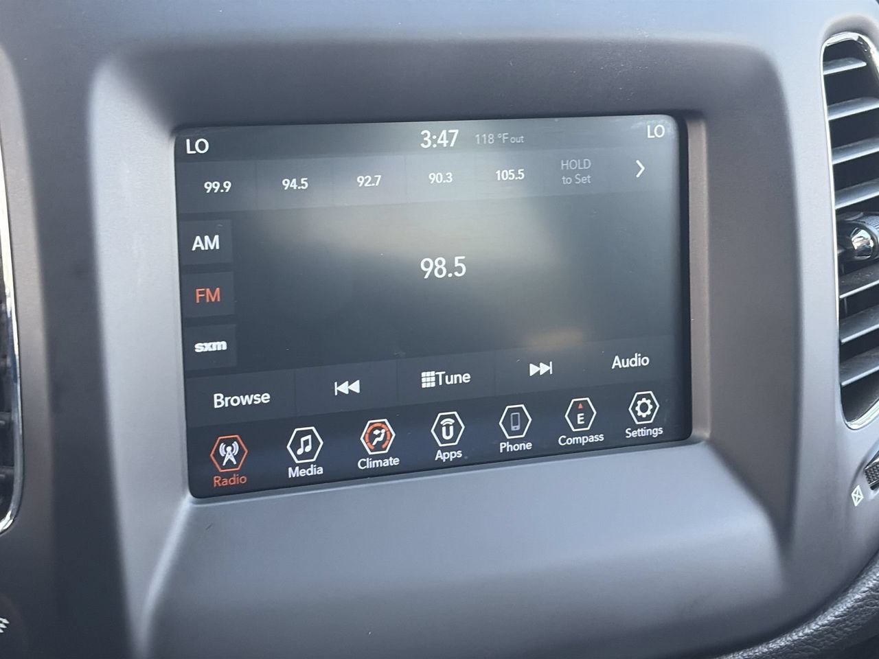 Used 2021 Jeep Compass Latitude w/ Sun and Sound Group FWD image 24