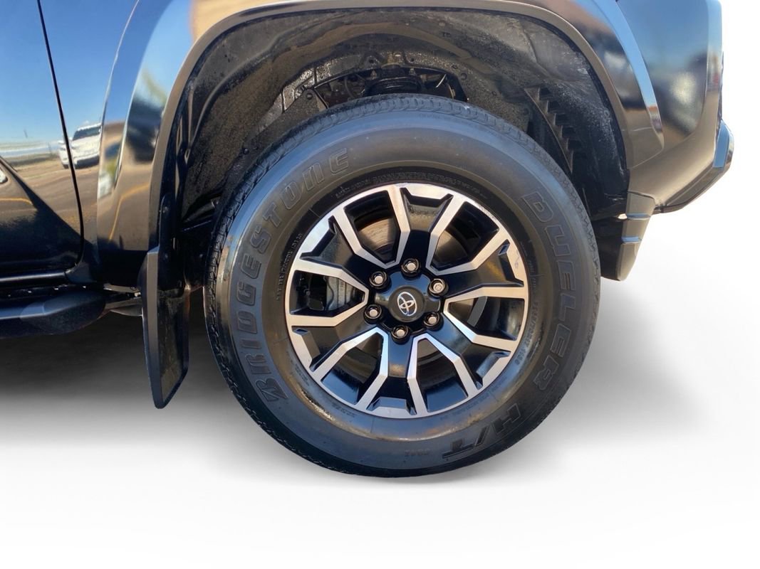 Used 2022 Toyota Tacoma TRD Sport w/ Technology Package AWD/4WD image 9