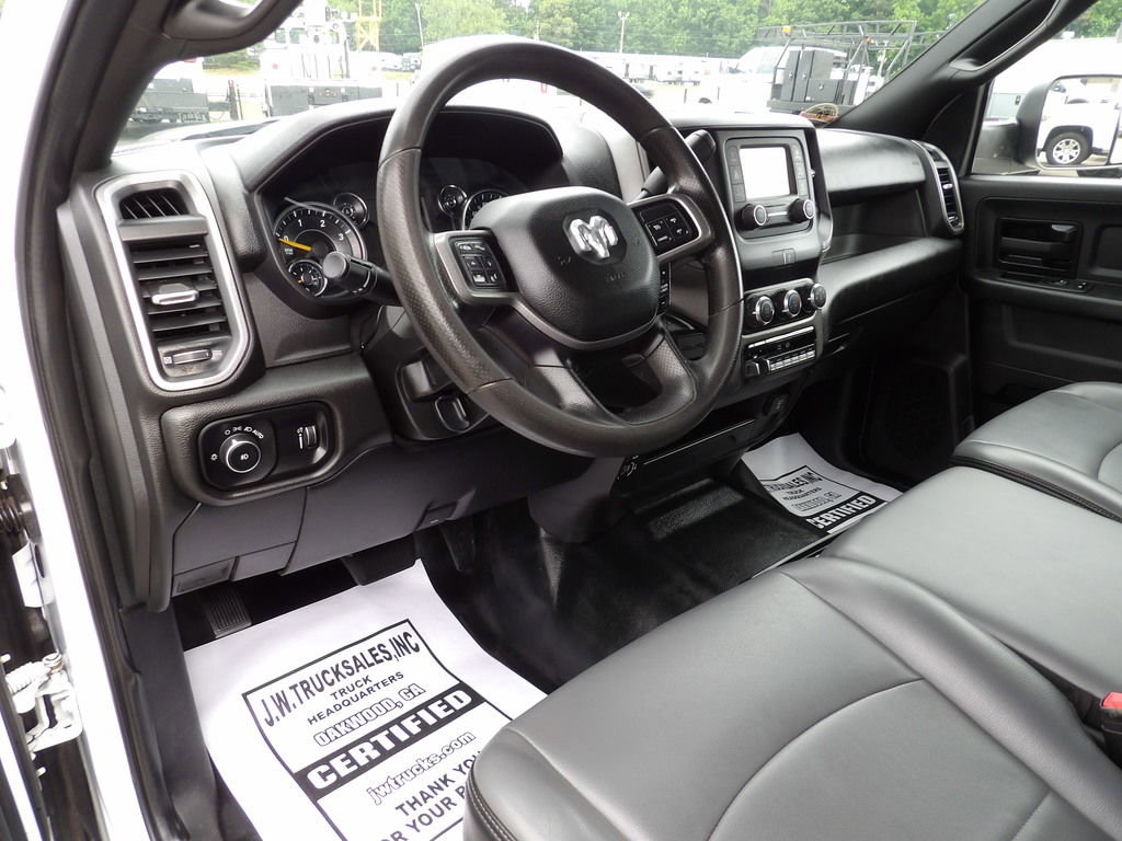 Used 2021 RAM 5500 Tradesman w/ Chrome Appearance Group AWD/4WD image 16
