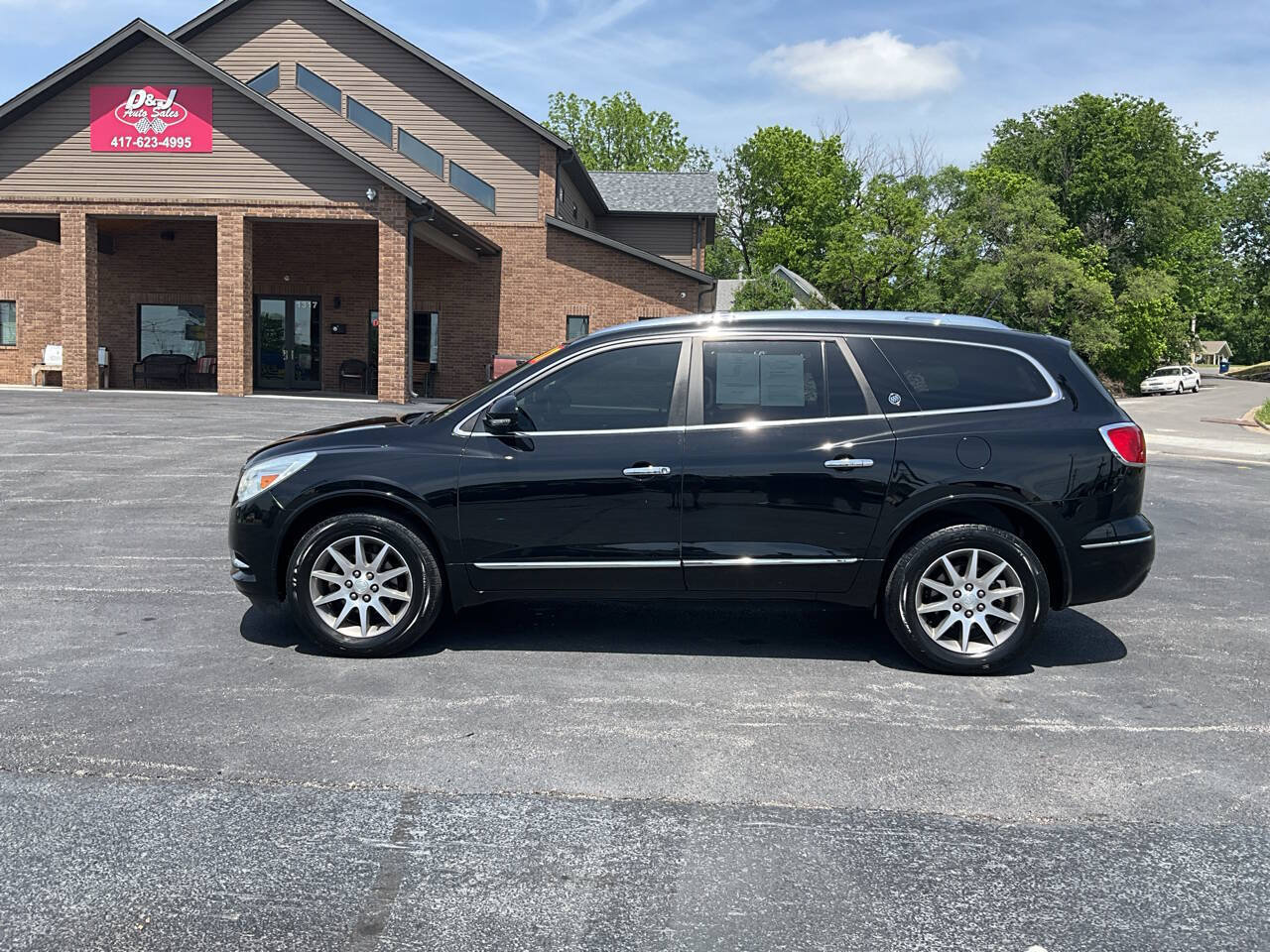 Used 2017 Buick Enclave Leather AWD/4WD image 2