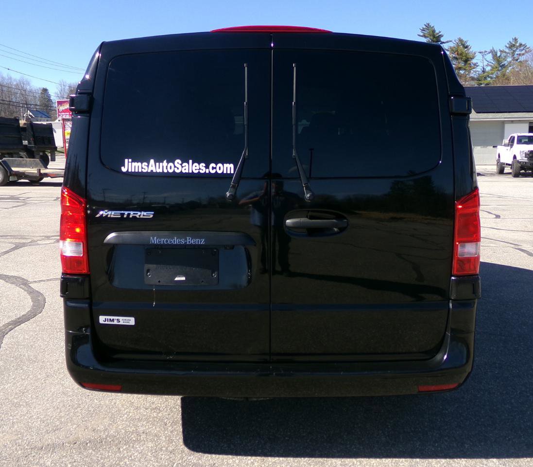 Used 2018 Mercedes-Benz Metris Passenger image 7