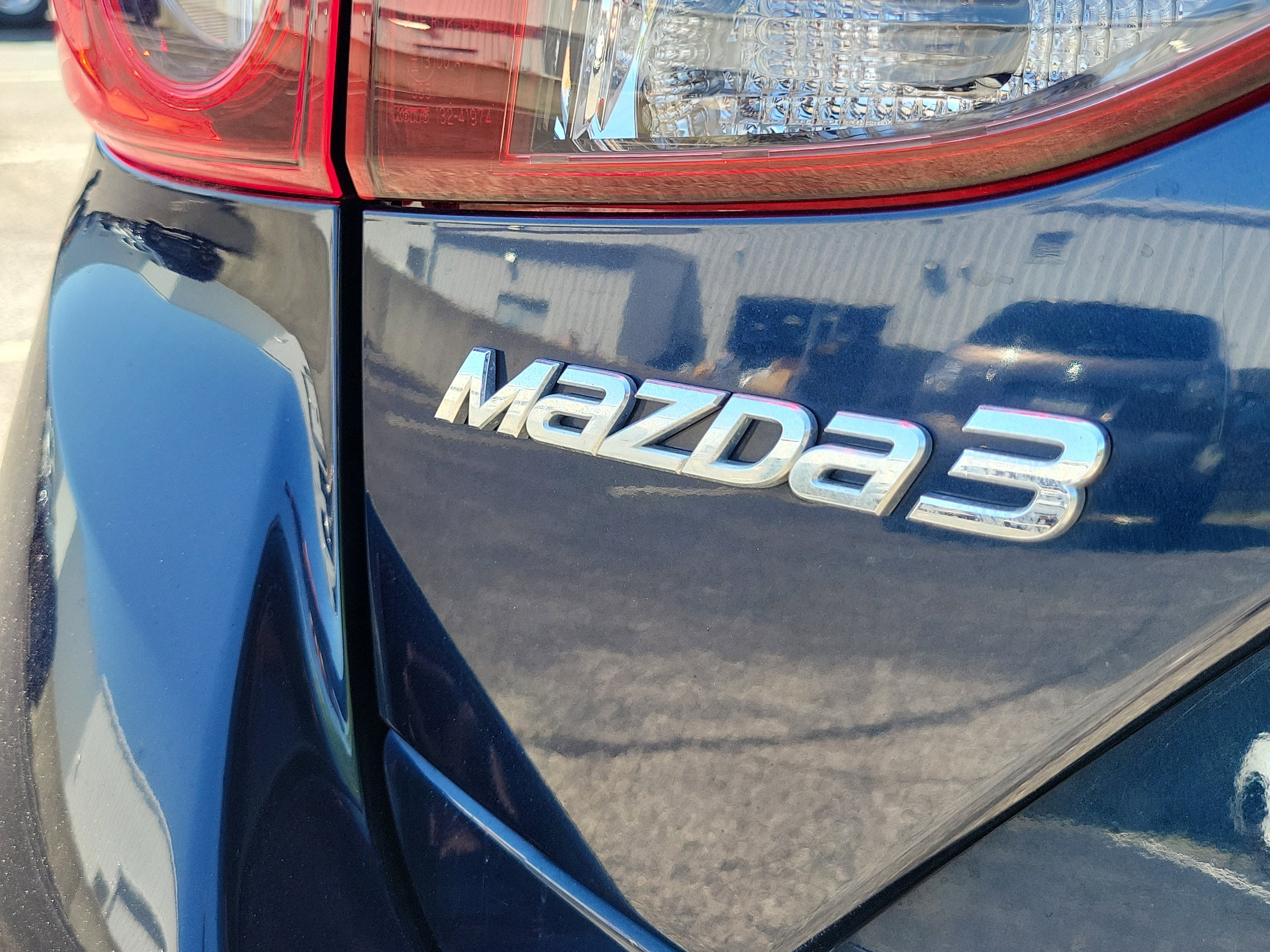 Used 2017 MAZDA MAZDA3 Touring FWD image 9
