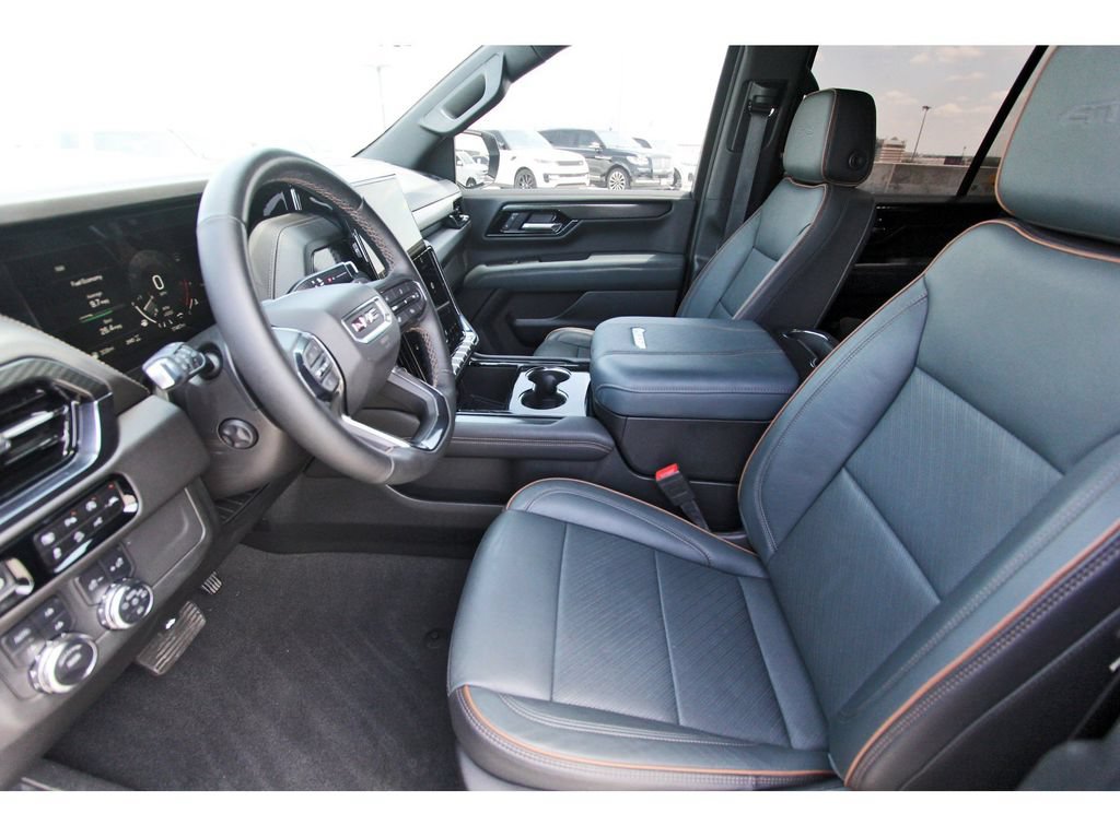 Used 2025 GMC Yukon AT4 w/ AT4 Premium Package AWD/4WD image 6