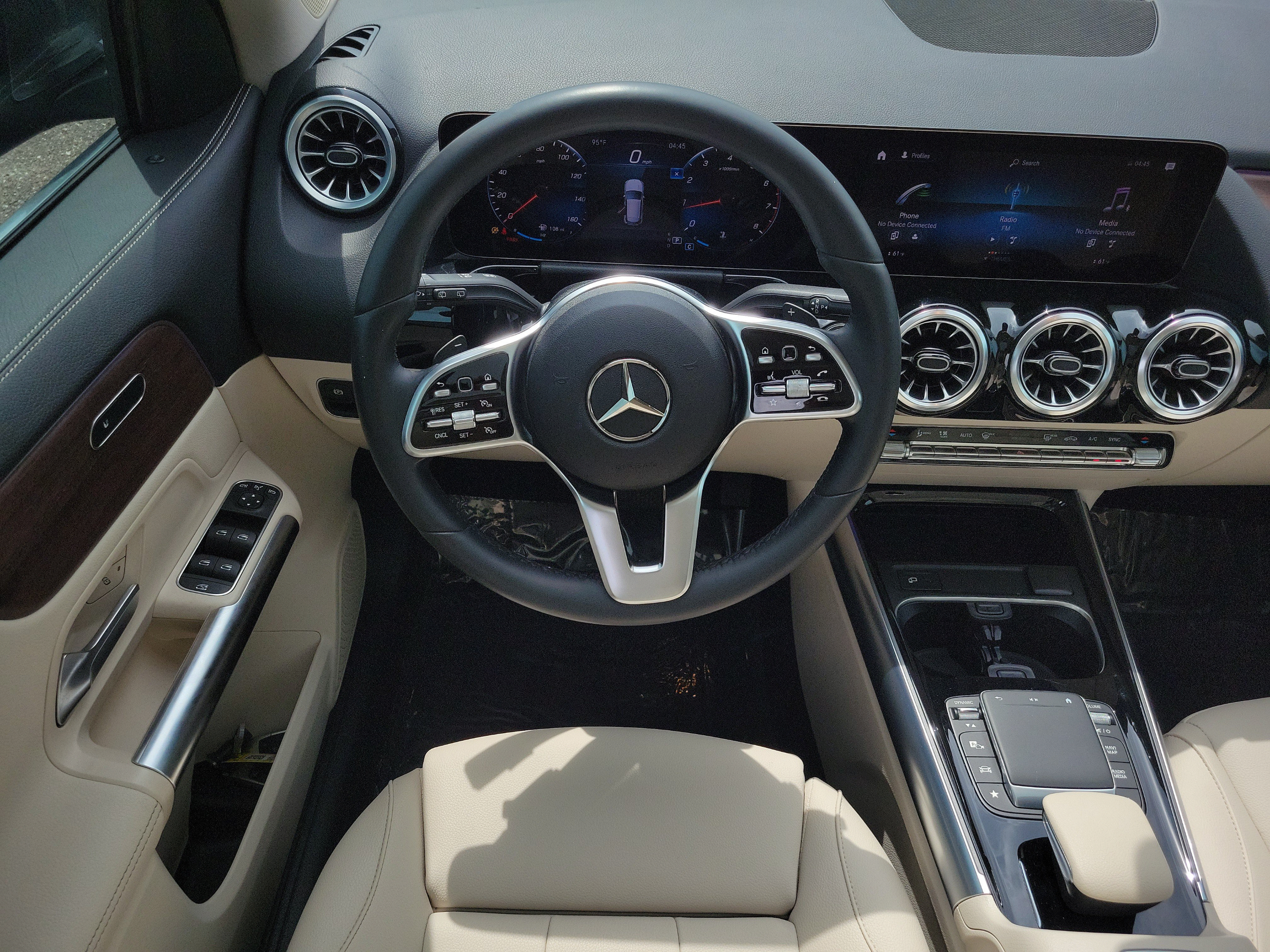 Used 2022 Mercedes-Benz GLA 250 4MATIC image 13