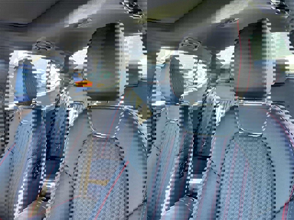 Used 2025 Genesis G70 2.5T w/ Sport Prestige Package image 16